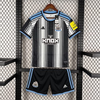 26/27 Newcastle United Home Kids Soccer Jersey Size 16-28