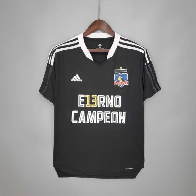 Colo-Colo 13-time champion version away