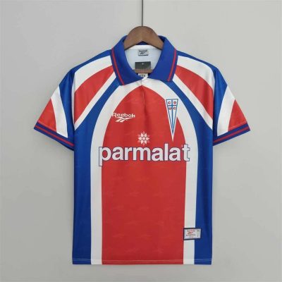 98 La Católica away